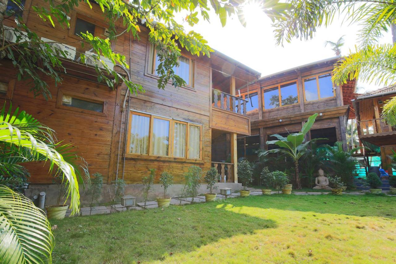 Brushwood Villa- Cottages And Bar ปาโลเลม ภายนอก รูปภาพ