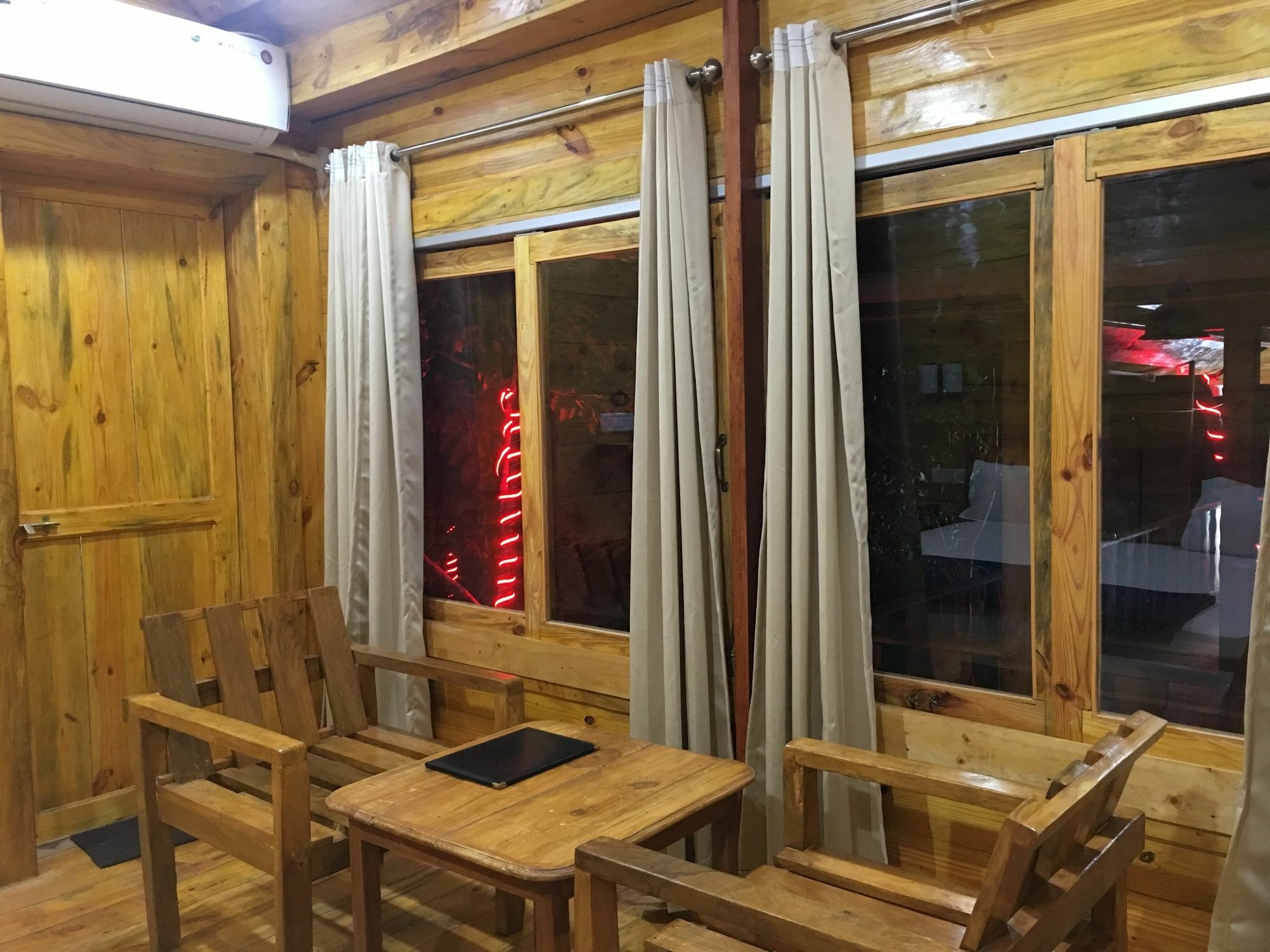 Brushwood Villa- Cottages And Bar ปาโลเลม ภายนอก รูปภาพ