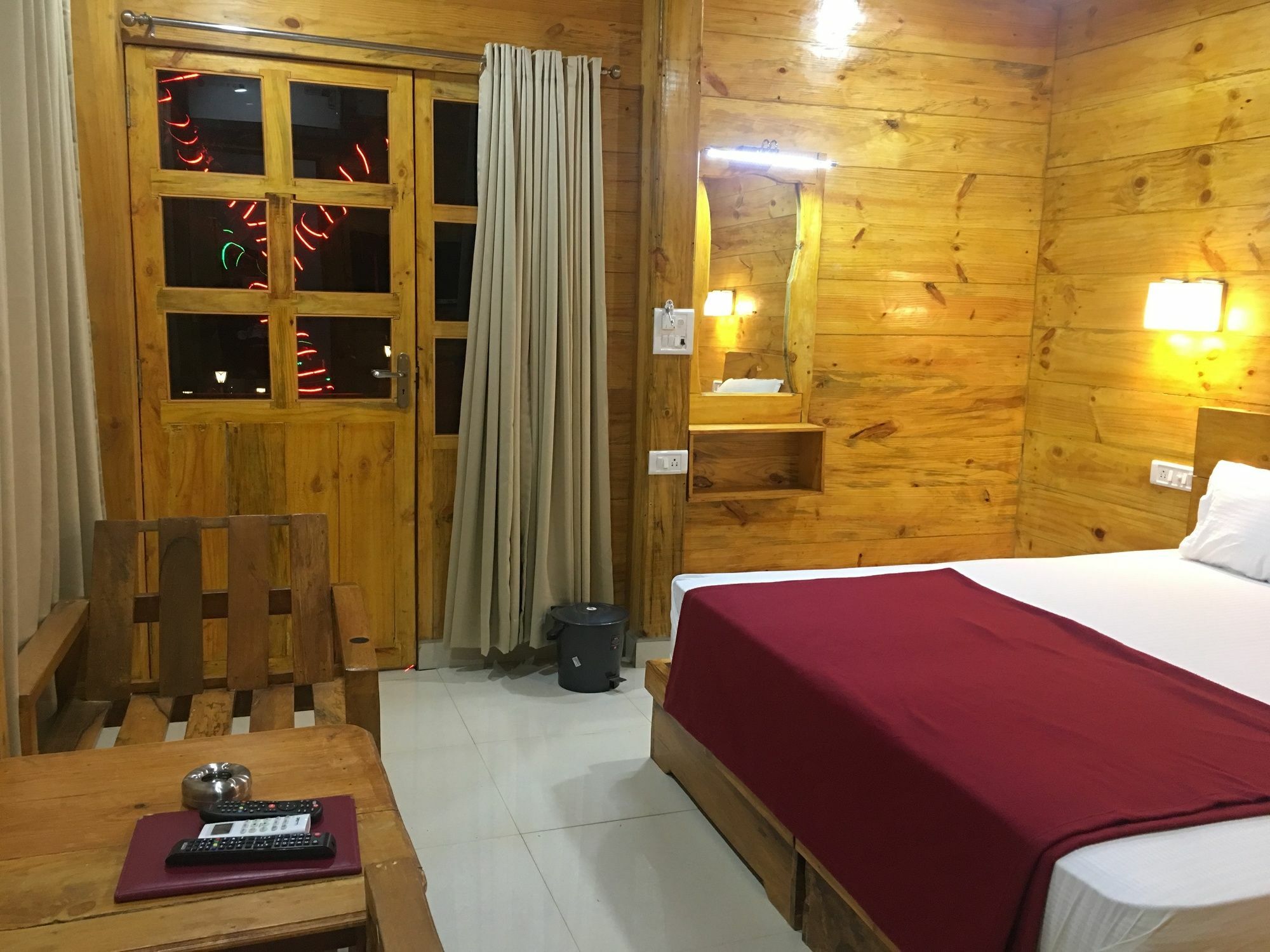 Brushwood Villa- Cottages And Bar ปาโลเลม ภายนอก รูปภาพ